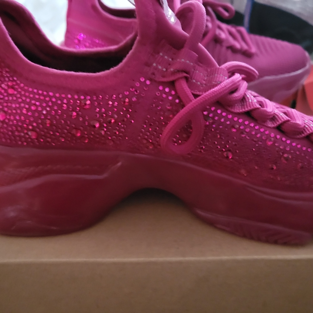 Girls Steve madden sneakers